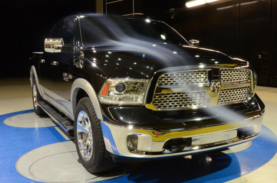 Dodge Ram 1500 2013 года  (фото 35 из 106)